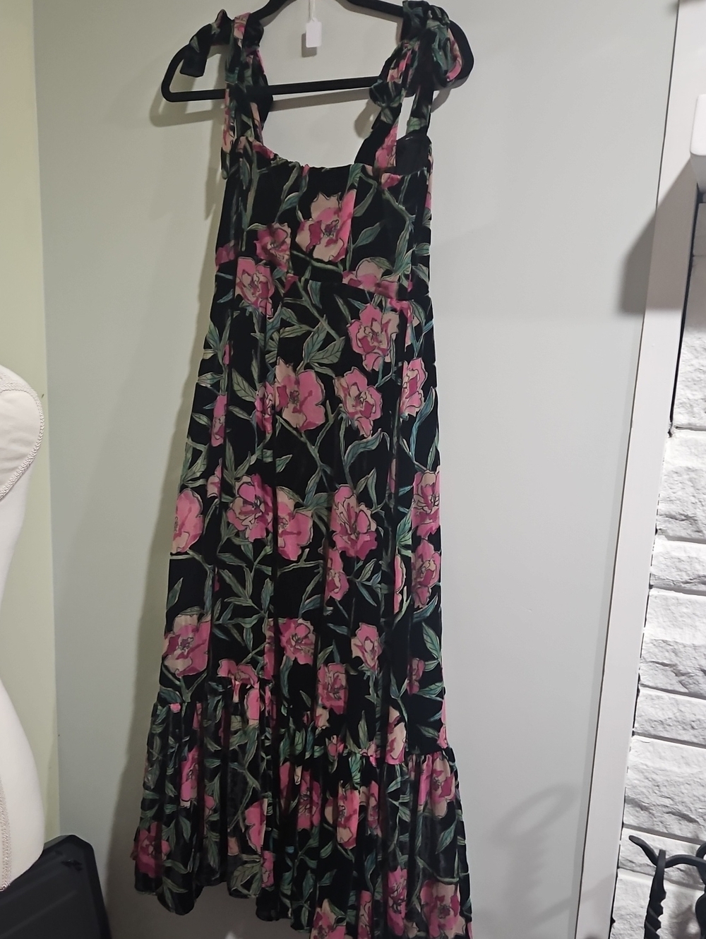 Lulu's Floral Velvet Maxi Dress Size Large - Picture 4 of 5